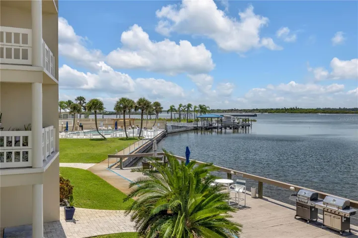 Grill / Fishing dock