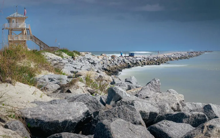 Ponce Inlet Lifeguard station & Jettys