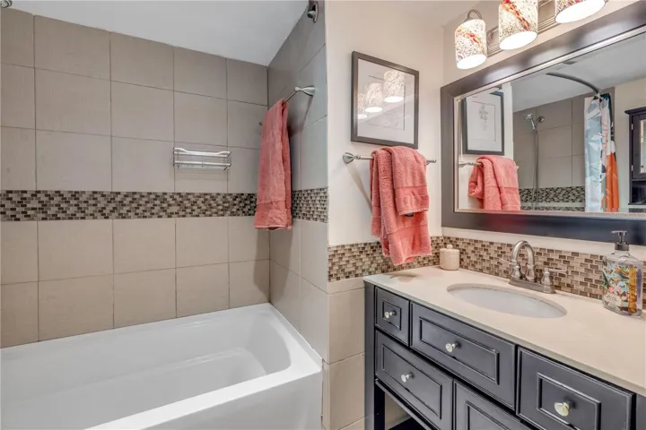 Primary En Suite Bathroom