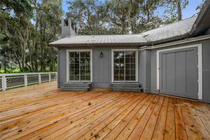 Spacious rear patio.