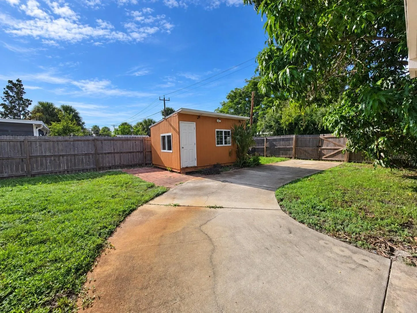 Backyard w/Shed and Dbl Gate to alley access