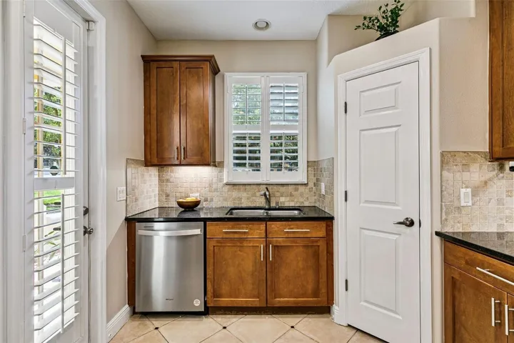 Kitchen/Pantry
