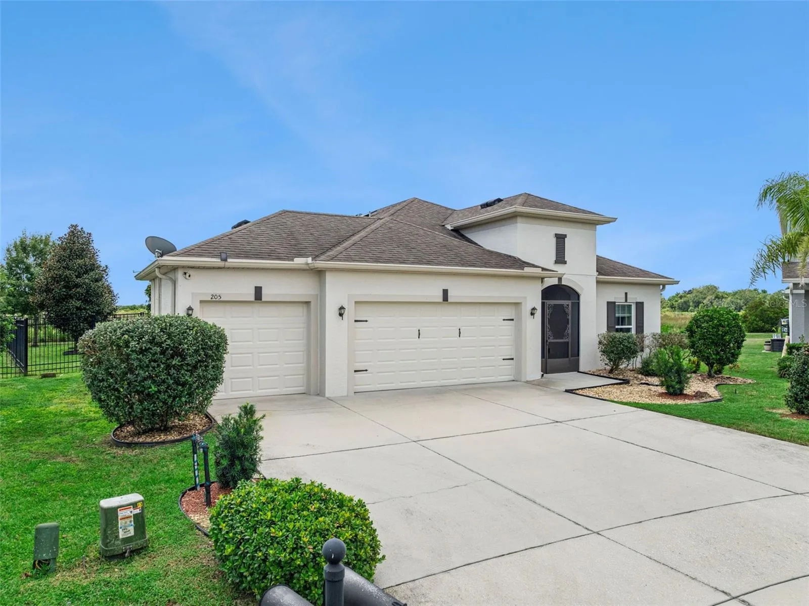 3-car garage