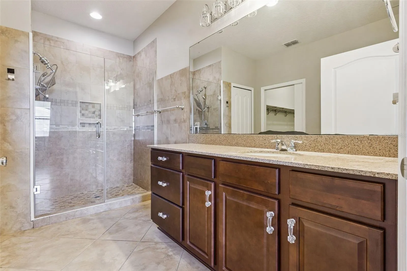 Ensuite Primary Bathroom