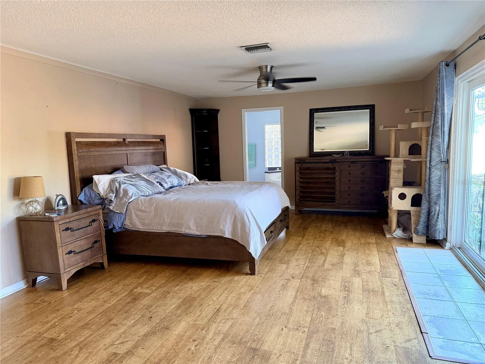primary bedroom with