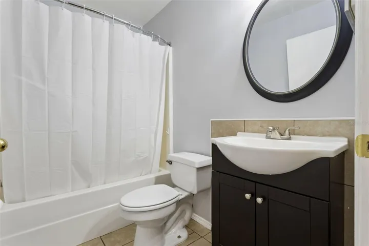 2nd bathroom