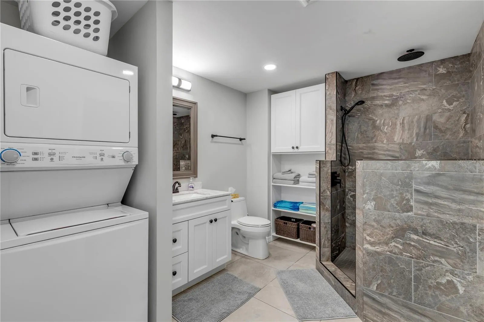 Apartment 1 Laundry