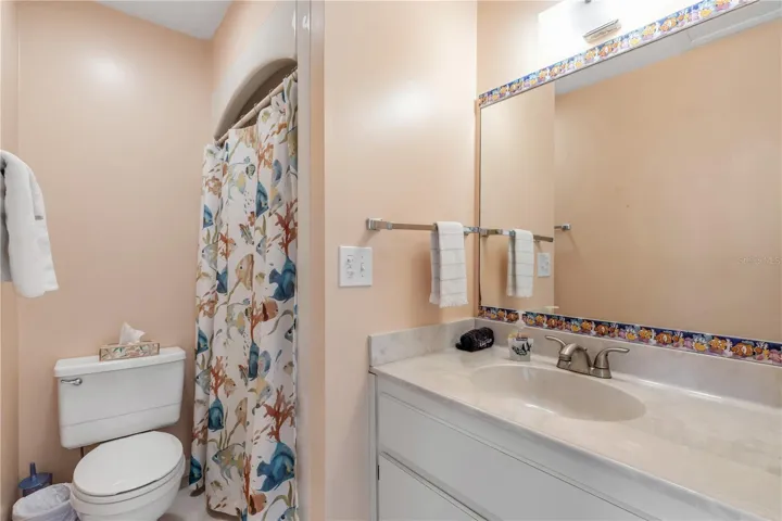 Apartment 2 Second full Bath