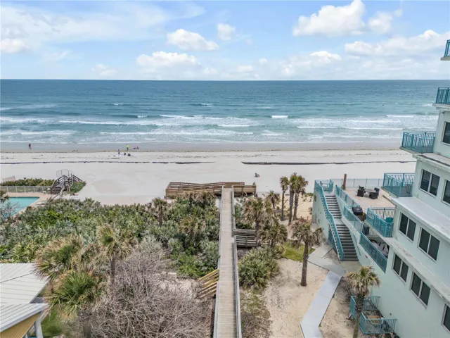 Beach walk-over from Hill Street