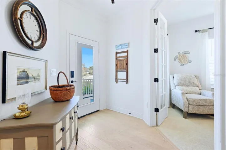 Entry with 8' Glass Door