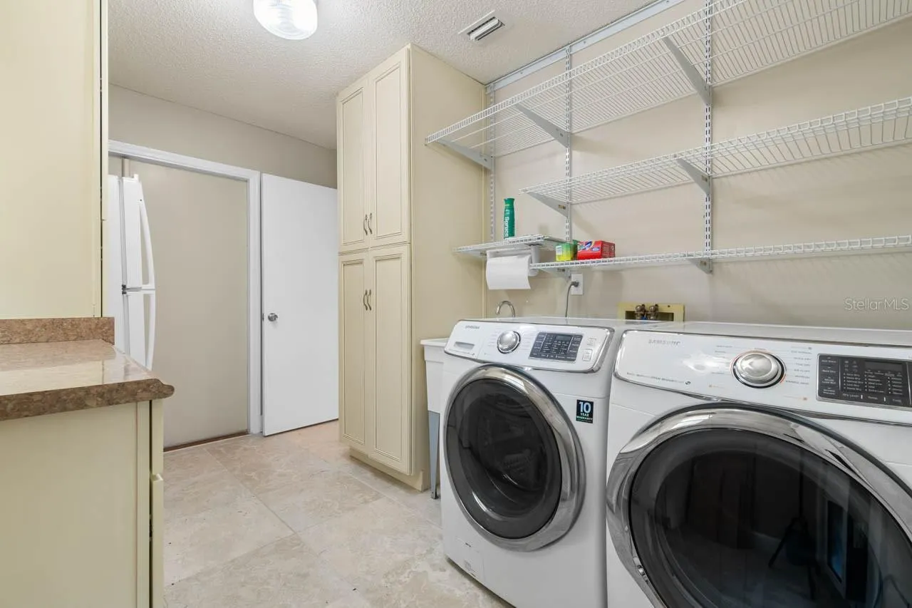 Washer dryer includedLots of storage