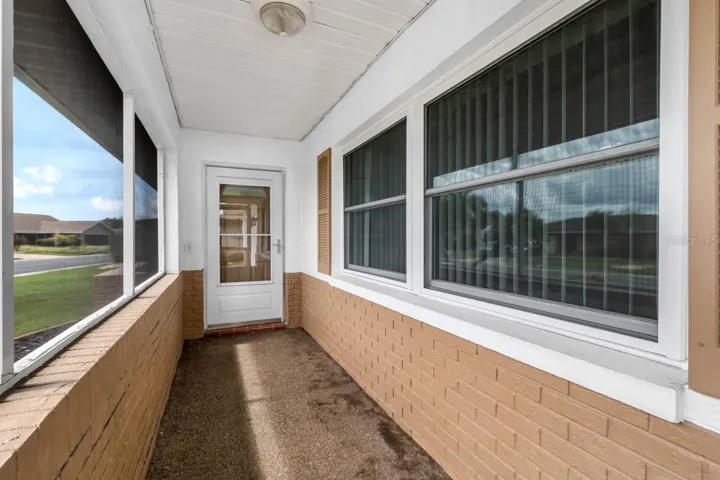 Screened entryway