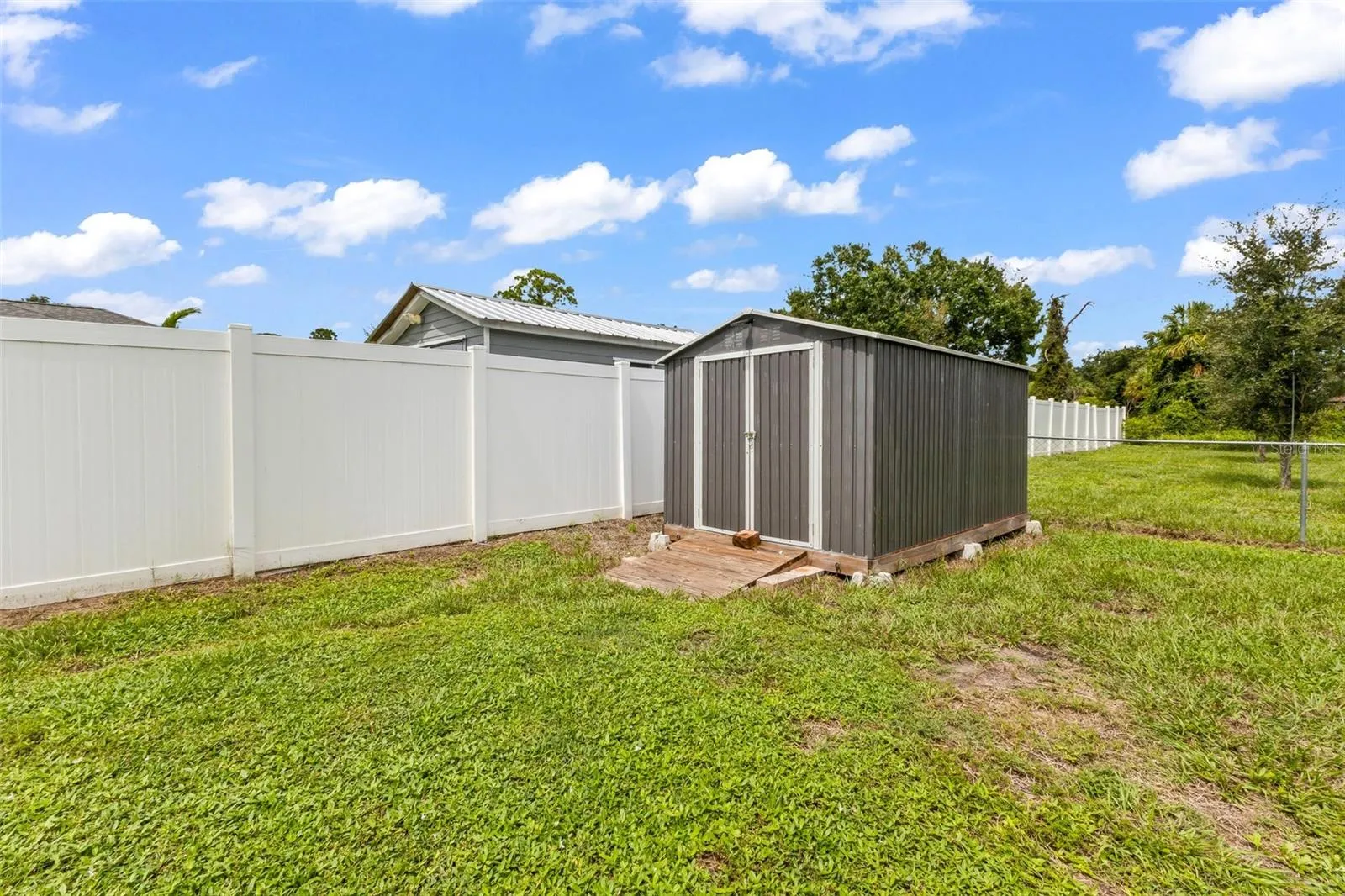 Bonus shed for your extra storage.