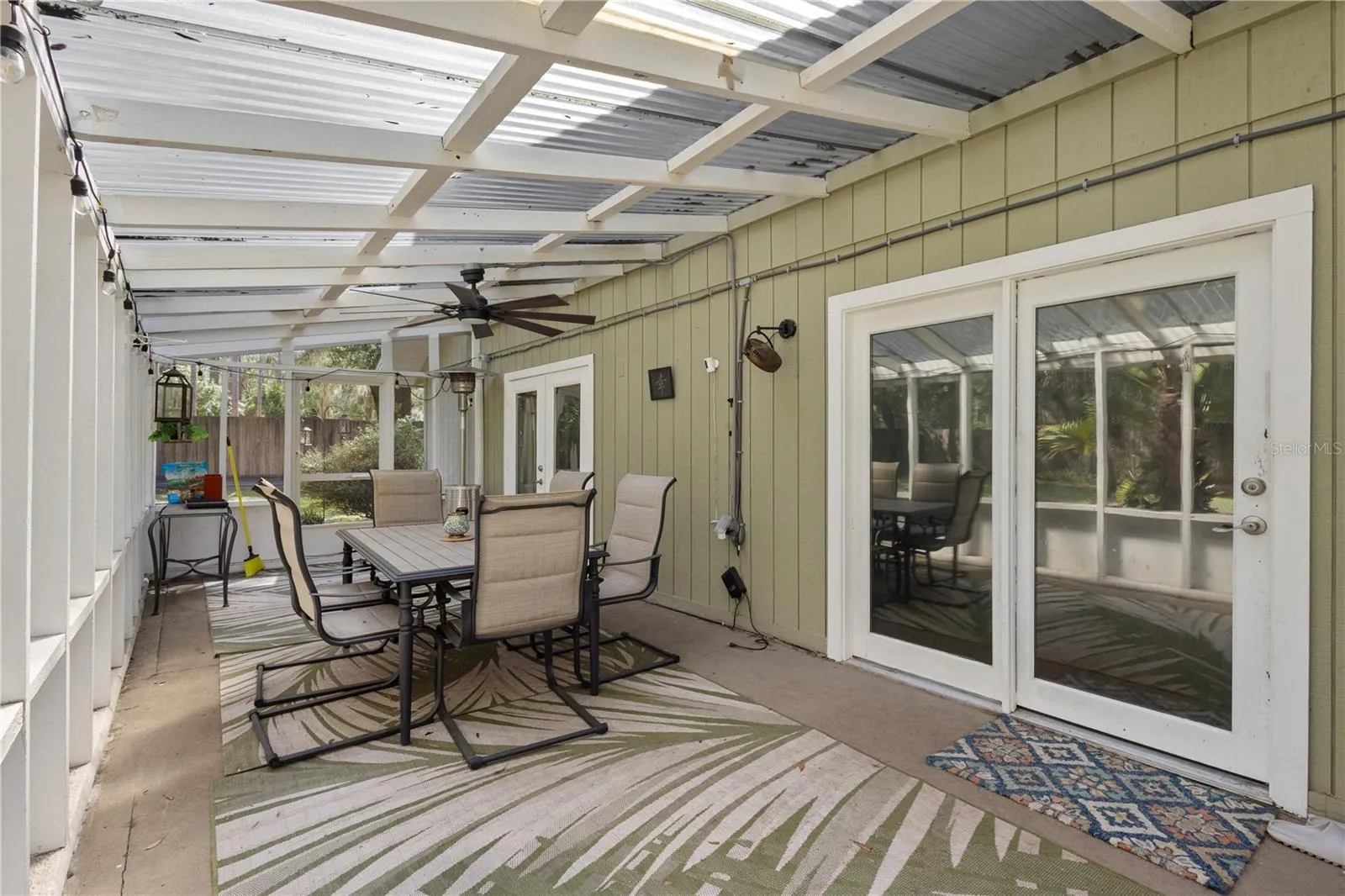 screened lanai