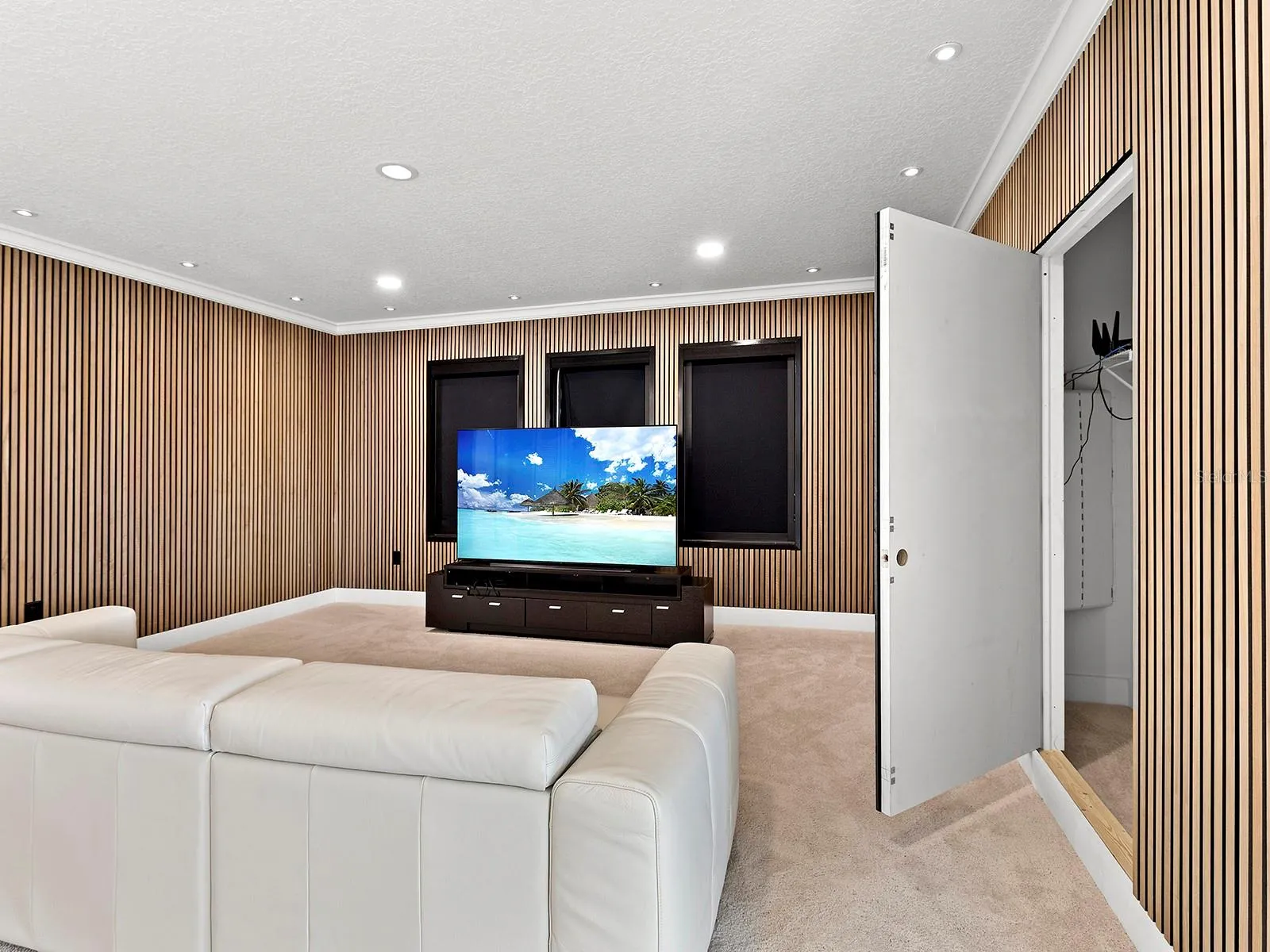 Huge bonus room on second floor