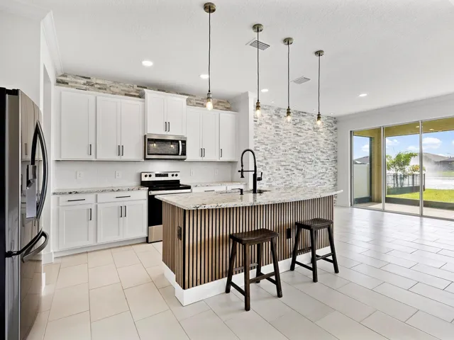 Kitchen with center island