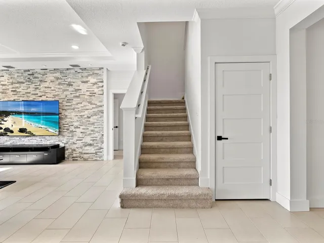 Upper level