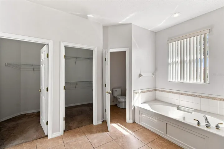 2 Closets