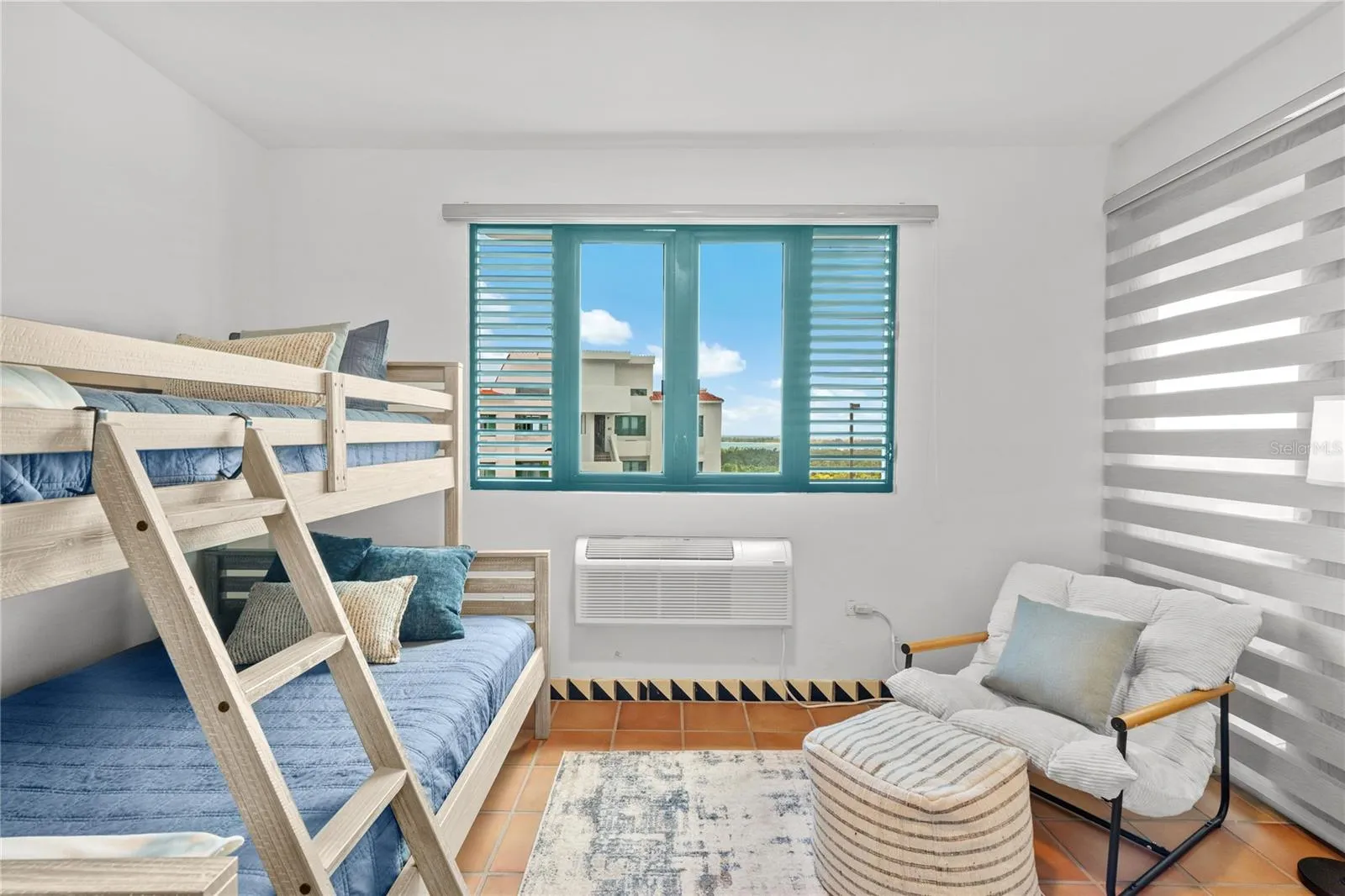 Secondary bedroom