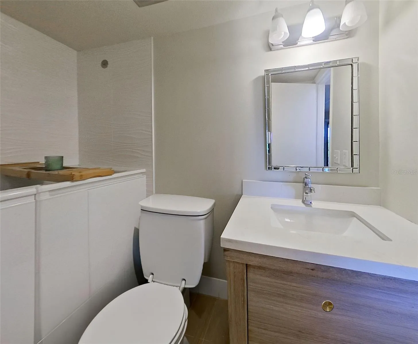 Guest Bathroom with walk-in tub