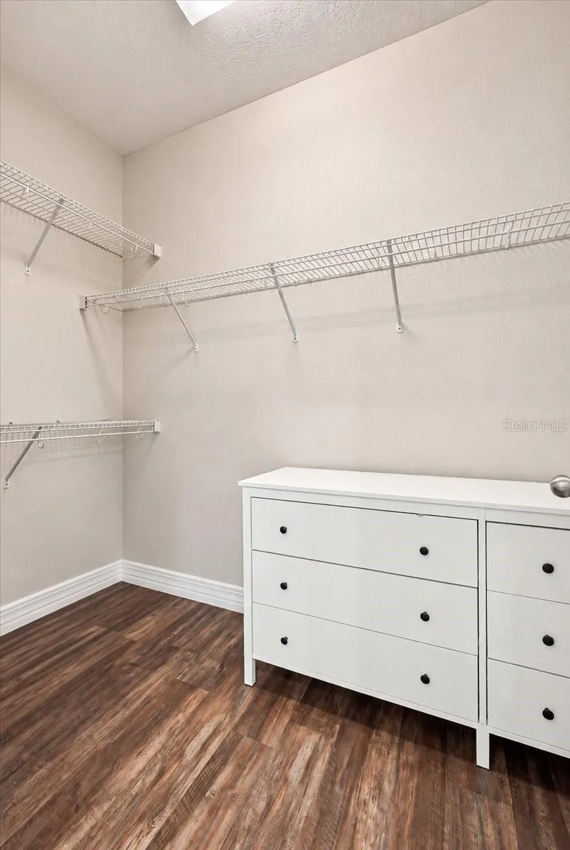 Walk in closet