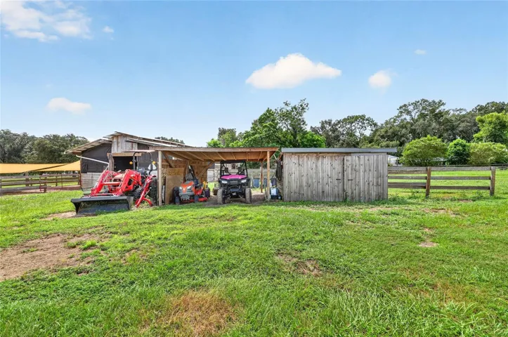 Plenty of storage space for the farm equipment too.