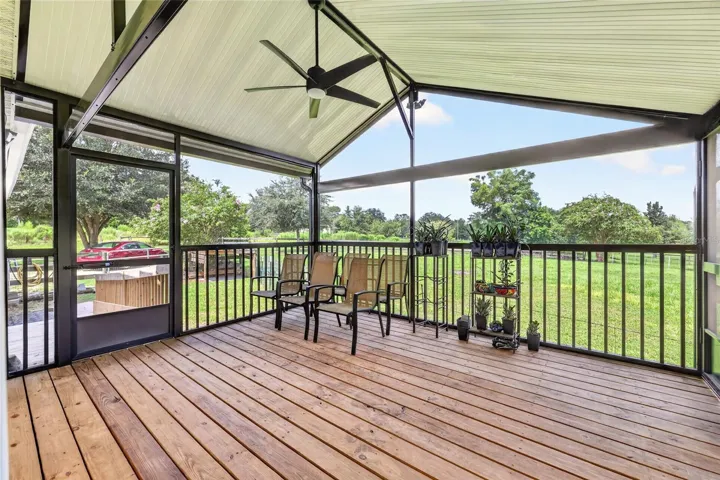 Screen porch