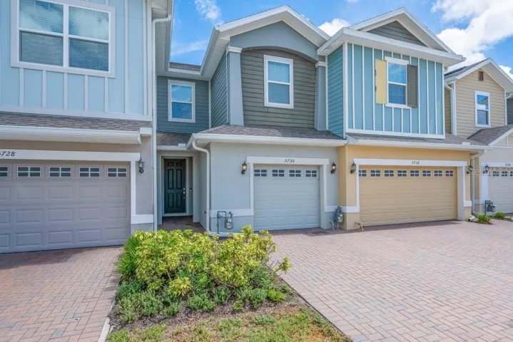 3 BEDS / 2.5 BATH!!