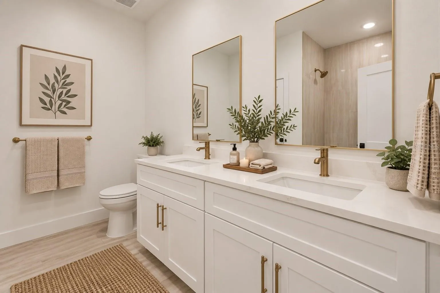 bathroom 2/staged