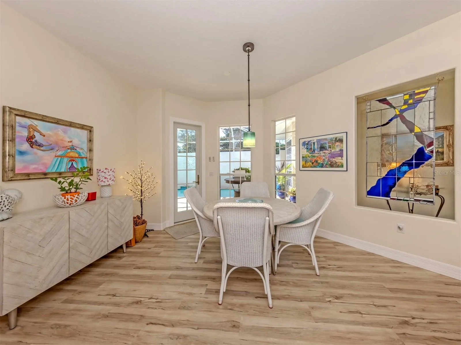 dining area just beside the kitchen