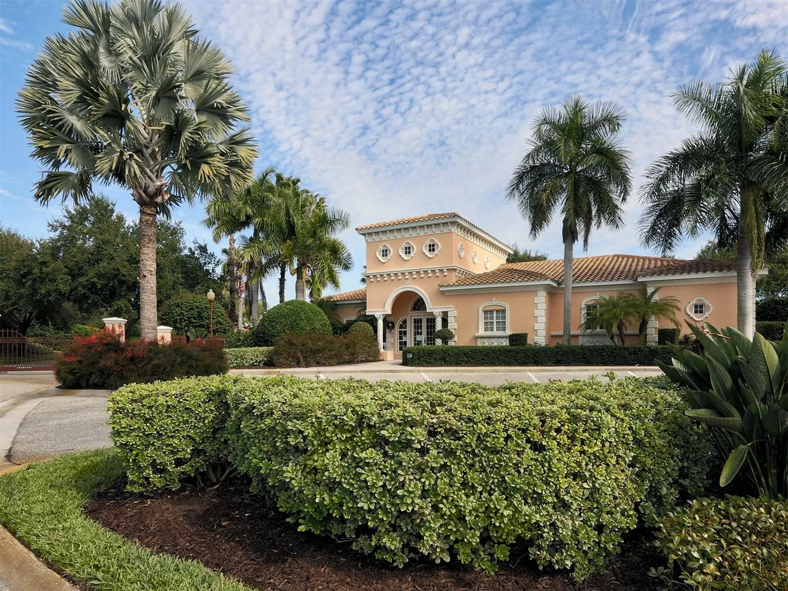 Bellagio clubhouse from entry