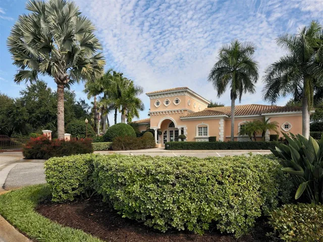 Bellagio clubhouse from entry
