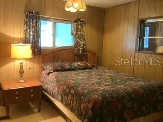 Guest bedroom.