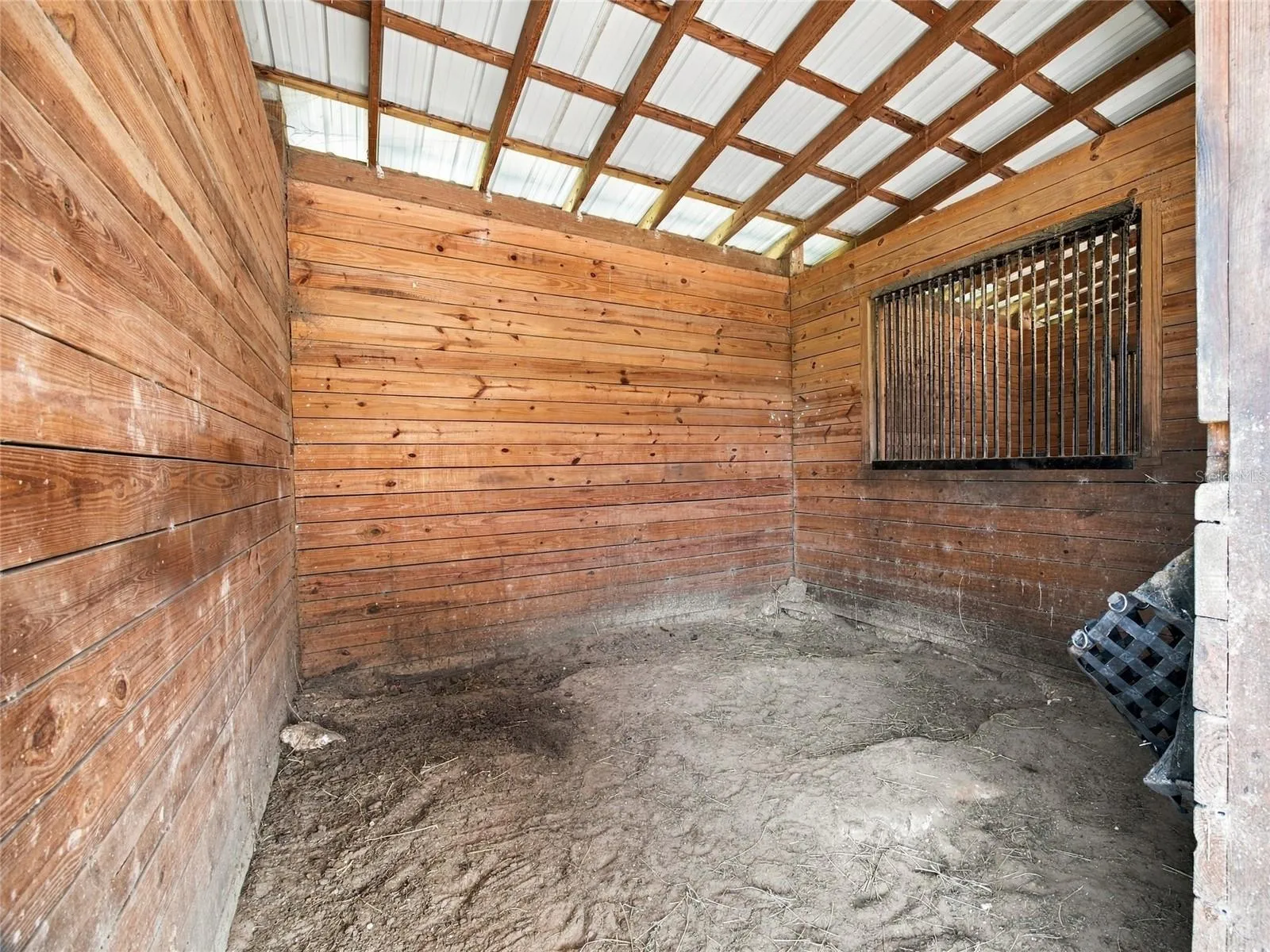 12 x 12 stalls