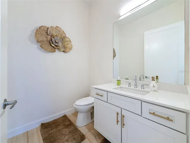 1/2 Bath