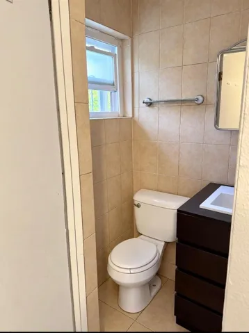 Guest room bath