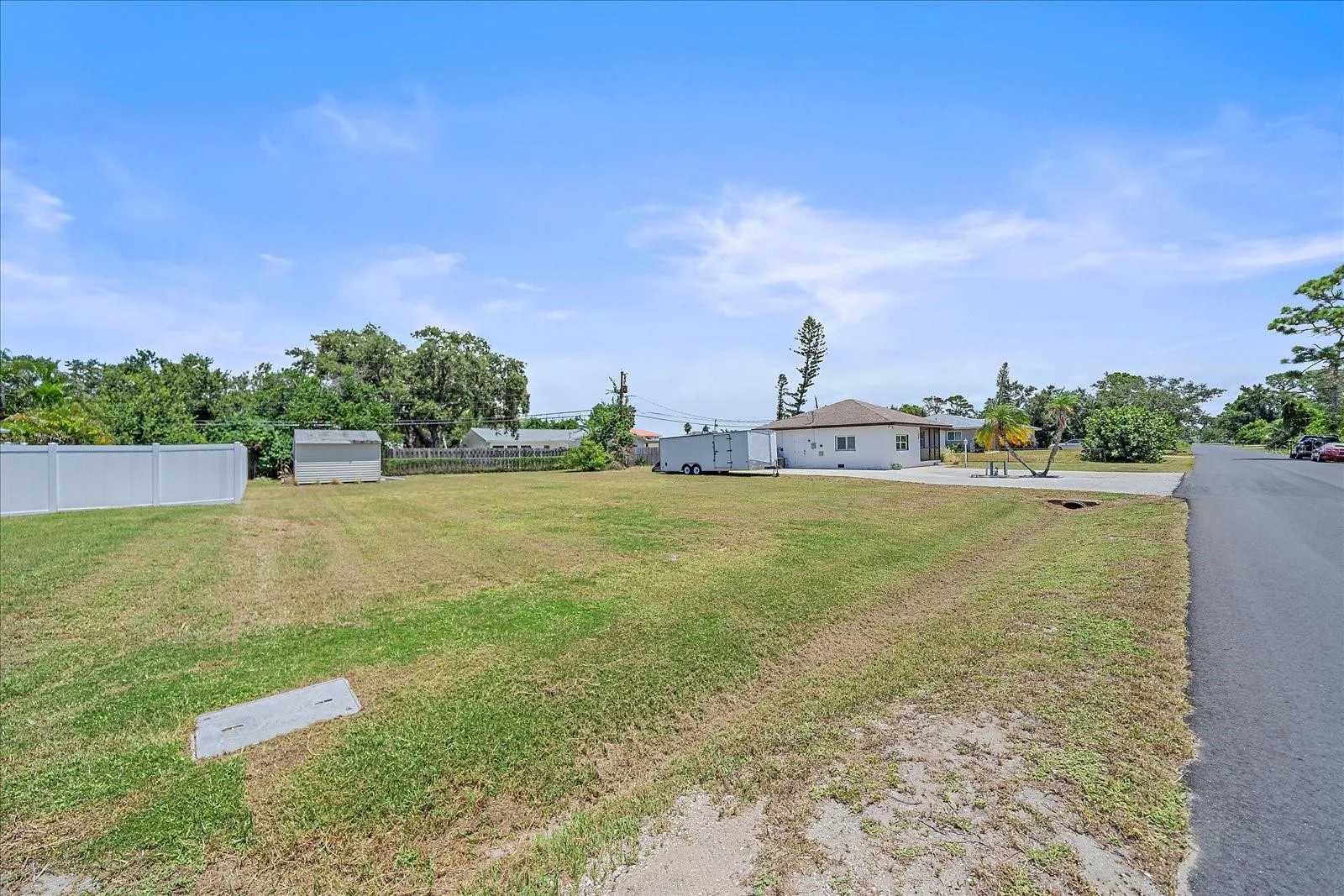 vacant 8000 sqft mowed lot
