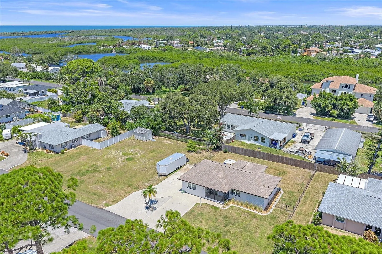 lot and house lot, North view
