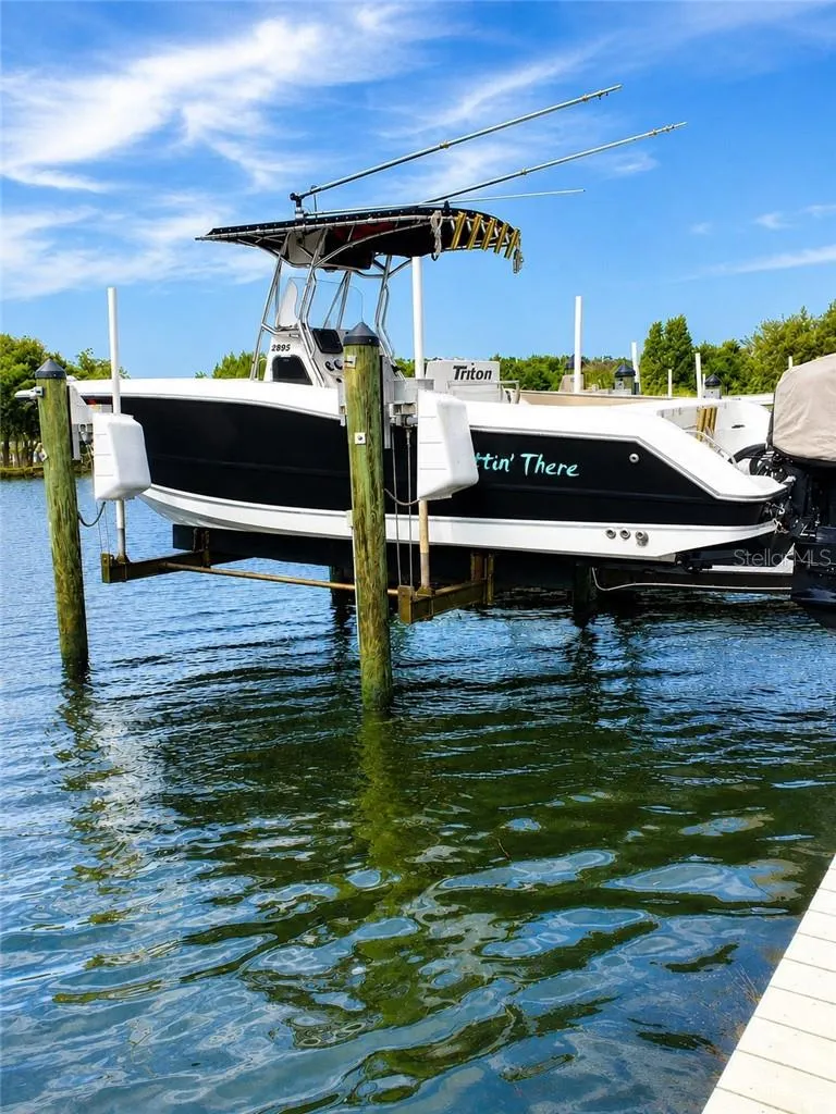 10,000 lb. boat lift