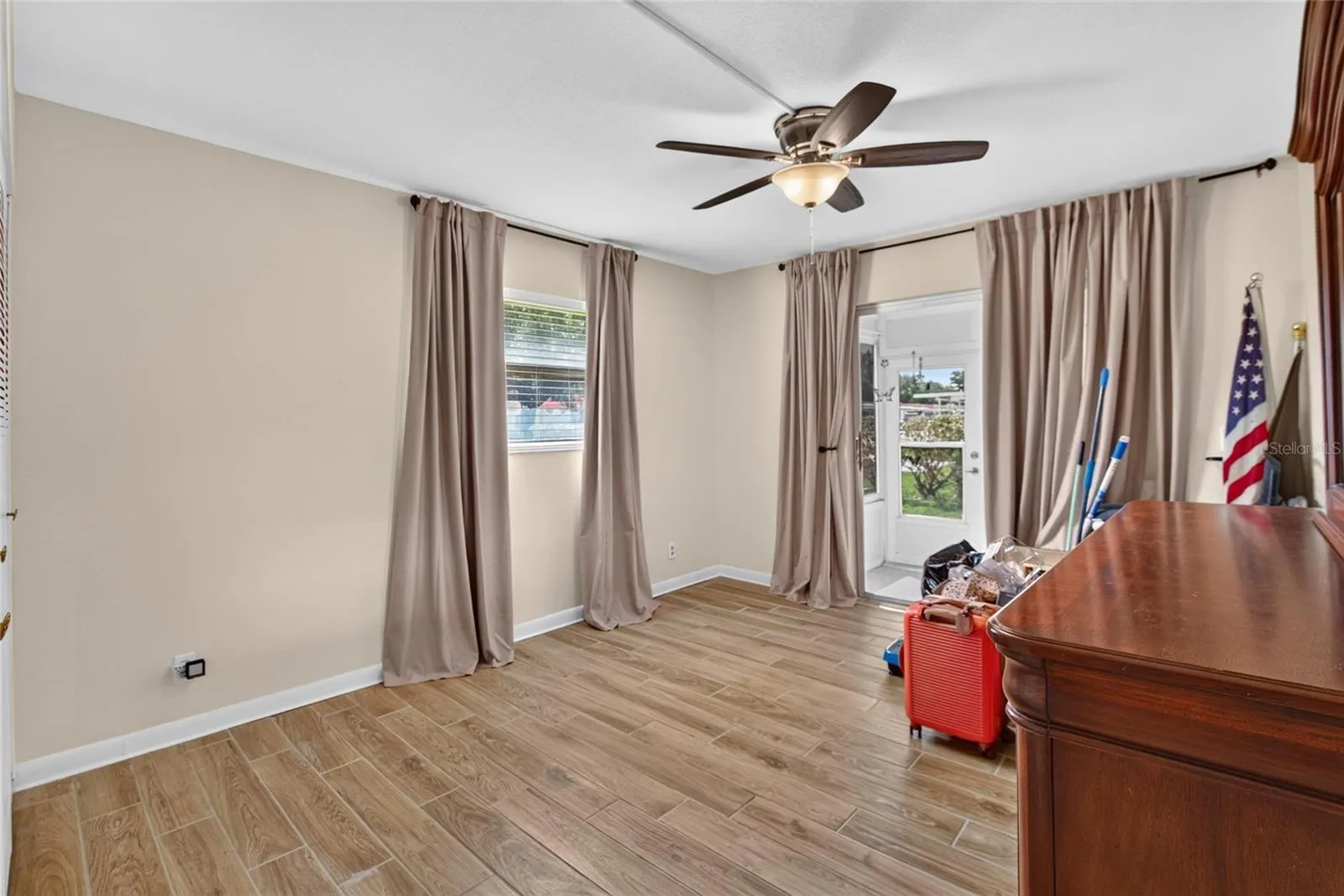 Guest bedroom