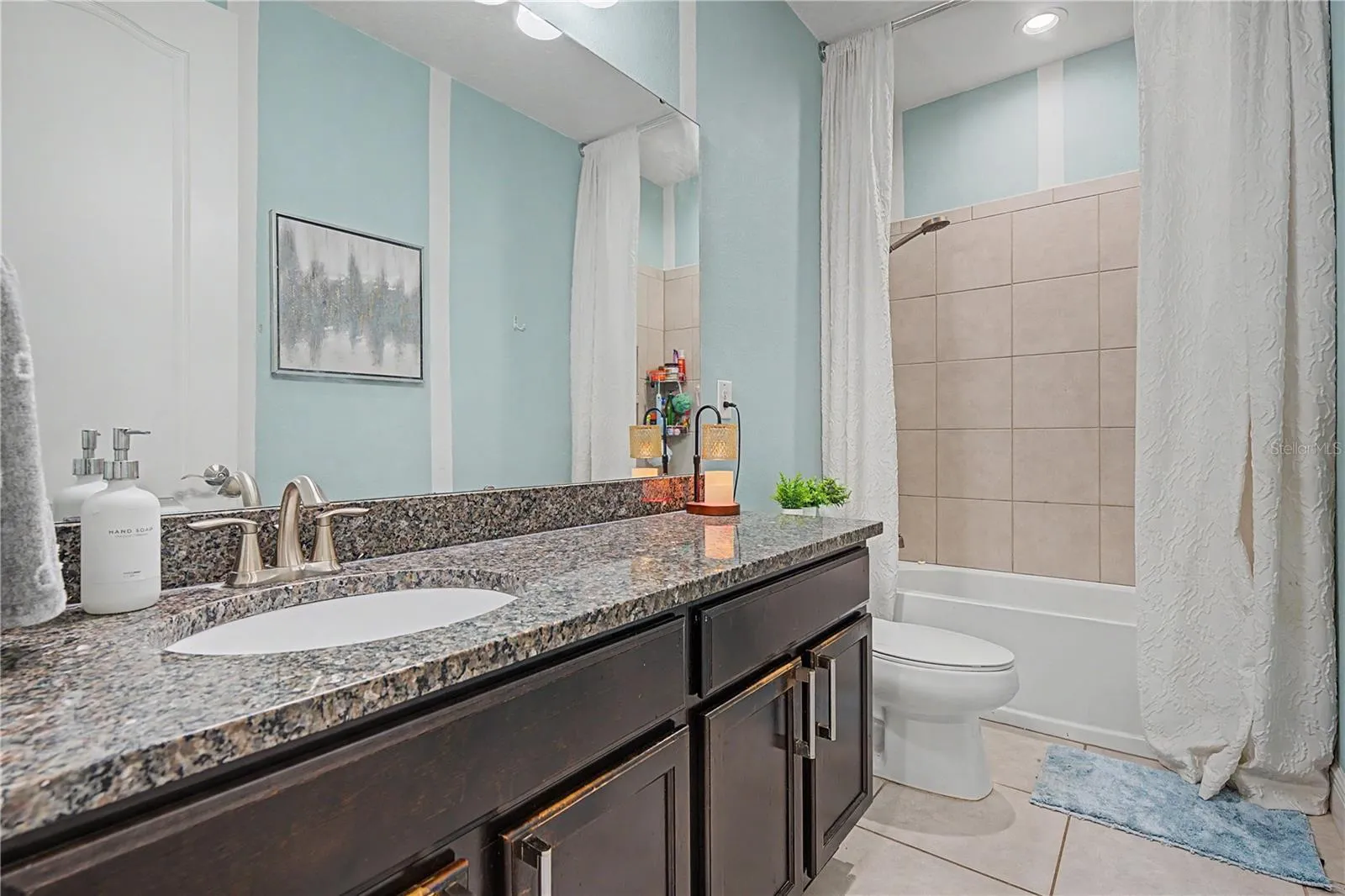Secondary Bath Upstairs