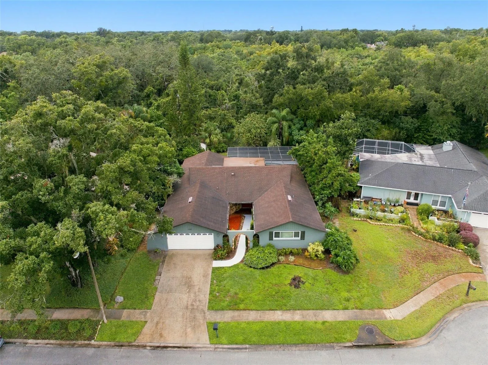 Privacy and a convenient location rarely come together quite like this.