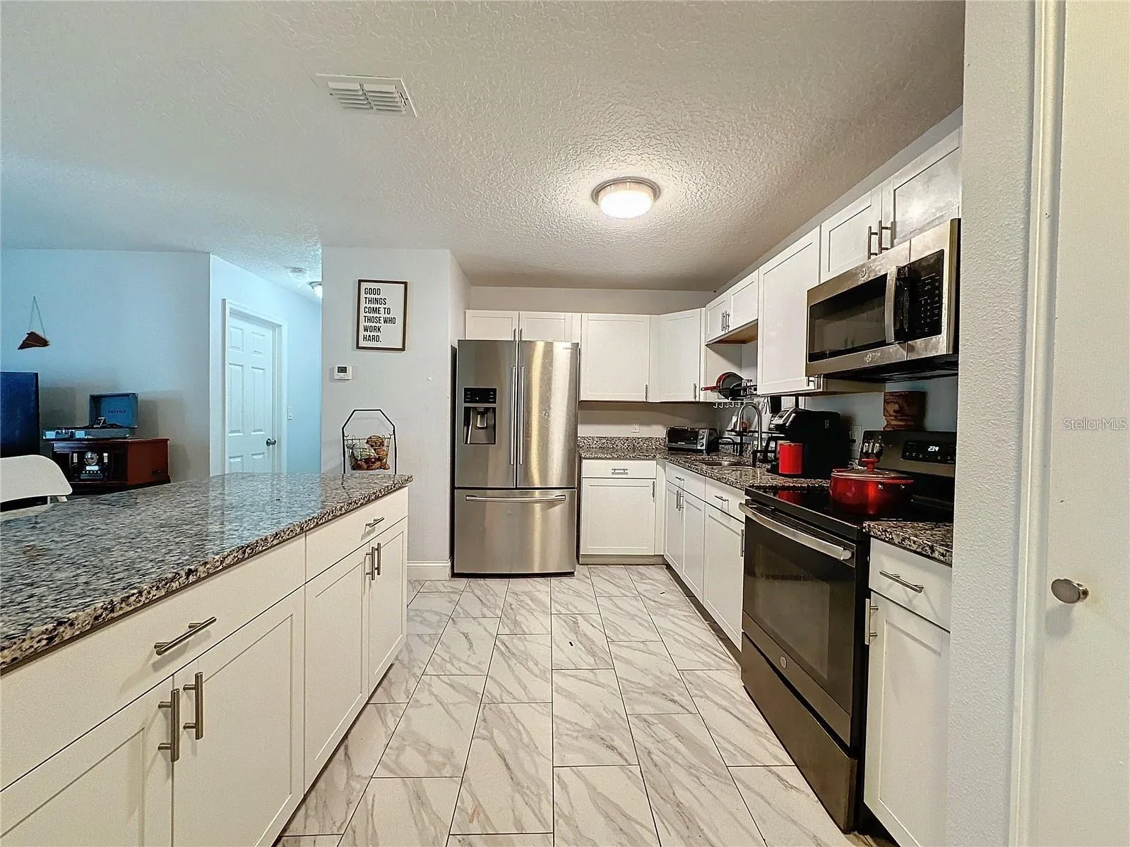 SIDE ANGLE KITCHEN