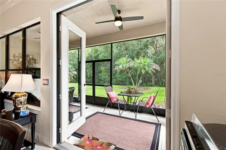 FRENCH DOORS TO LANAI