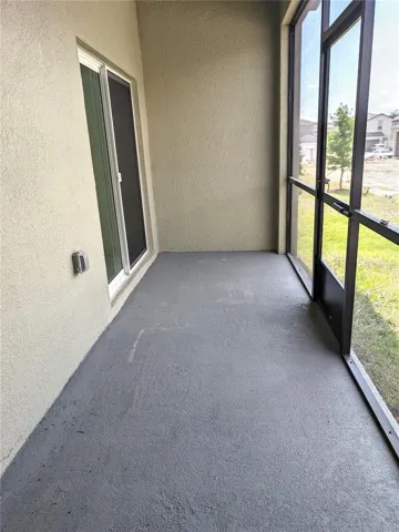 Covered, screened lanai