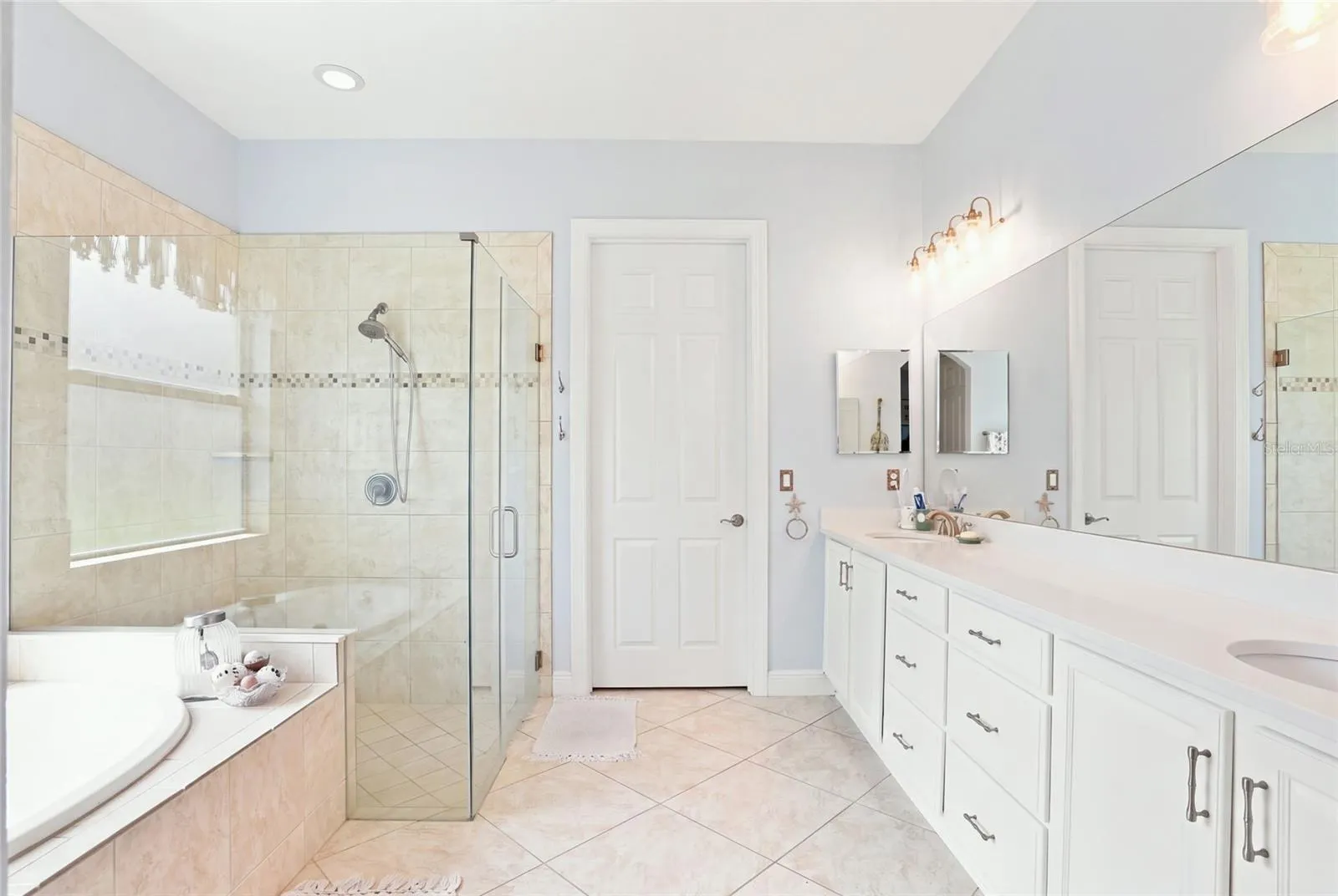 primary bath , shower , garden tub, walk in closet