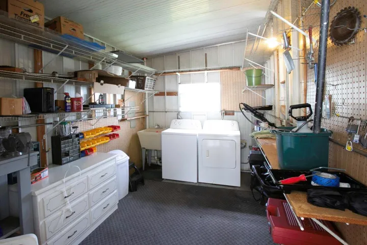 Large laundry area in the shed