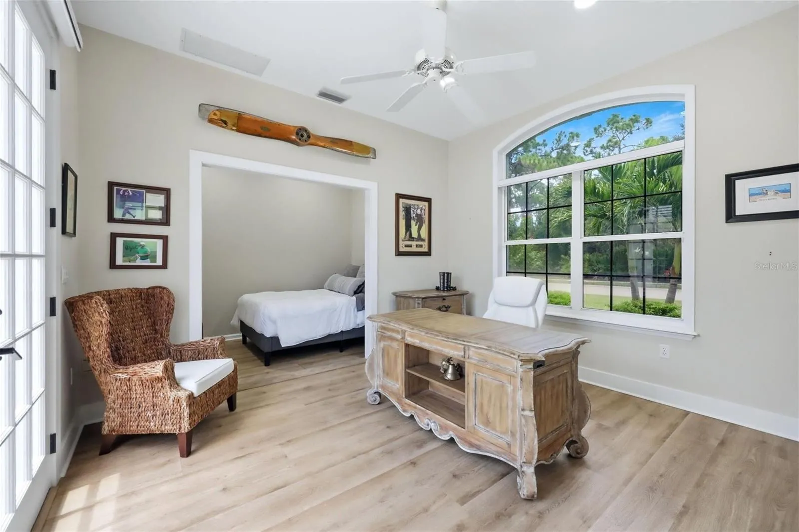 The Casita- use as your office or as additional living space- features a full bath, bedroom, and walk-in closet!