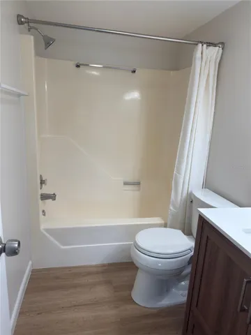 Primary bedroom ensuite bathroom