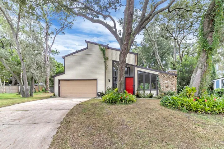 Welcome to 106 Westwind Court!3 bedrooms, 3 full (en suite) bathrooms, 2 car garage, 2 story home on .42 acre in a cut-de-sac!